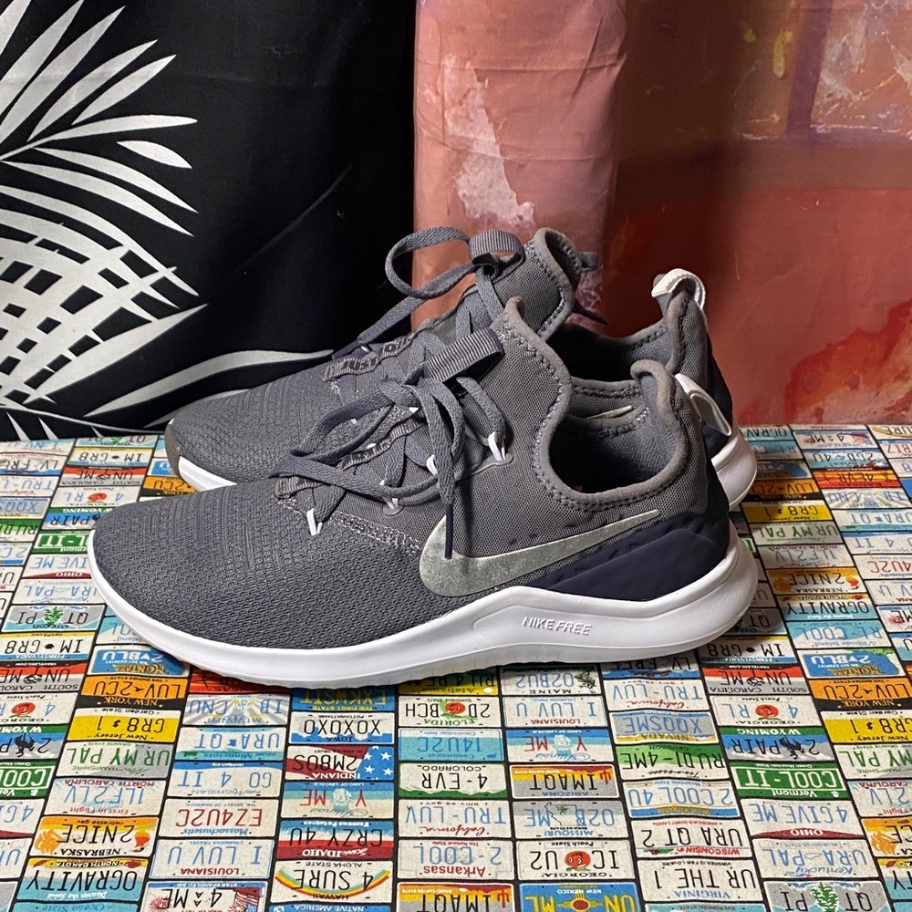 Nike Women's Charcoal Gray Sneakers